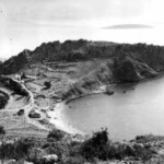 Άποψη της ακρόπολης από βόρεια τη δεκαετία του 1920. Φωτογραφία του Αρχείου Ασίνης.
Πηγή Σουηδικό Ινστιτούτο της Αθήνας